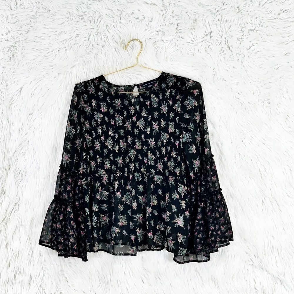American Eagle Outfitters floral smocked tiered bell sleeve blouse size medium